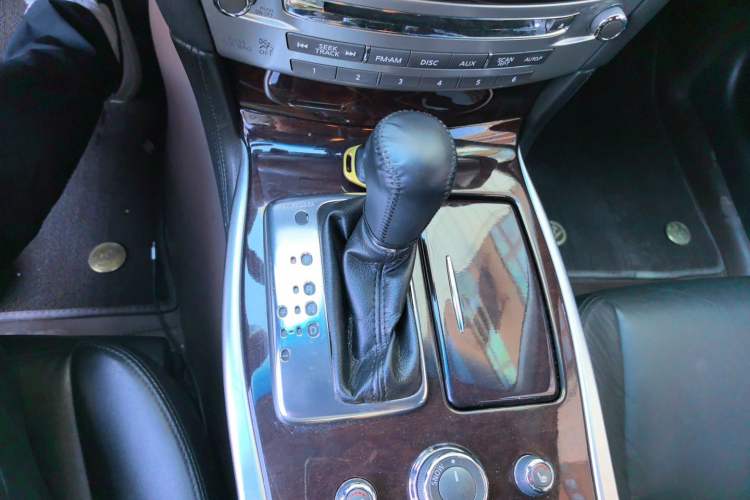 Used Infiniti Q70 2019 Q70L 2.0T Elite Plus Version Gear Lever