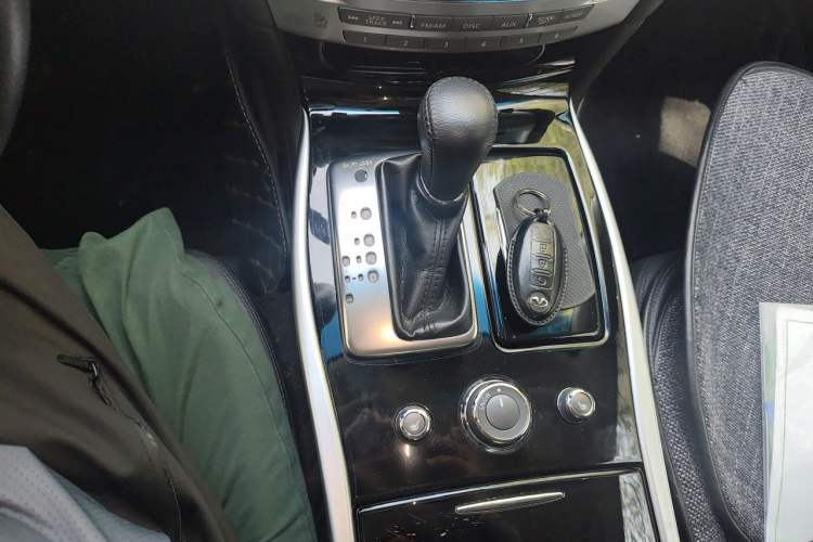 Used Infiniti Q70 2019 Q70L 2.0T Elite Edition Gear Lever