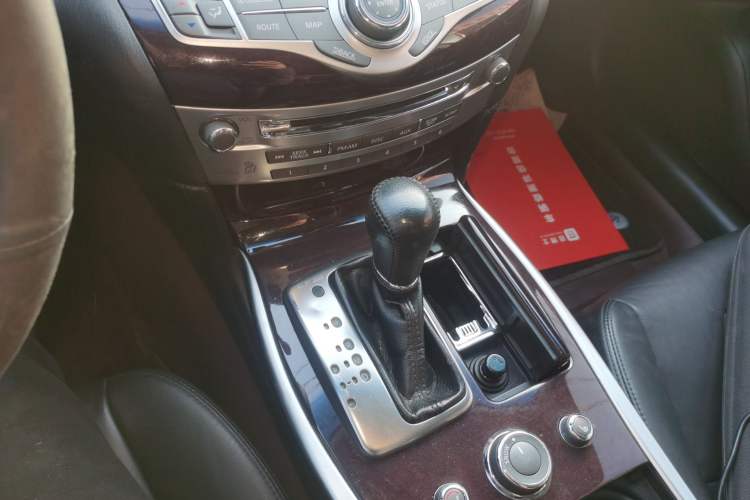 Used Infiniti Q70 2019 Q70L 2.0T Enjoyment Edition Gear Lever