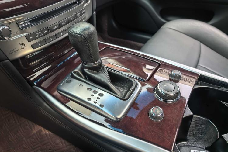 Used Infiniti Q70 2019 Q70L 2.0T Elite Plus Version Gear Lever