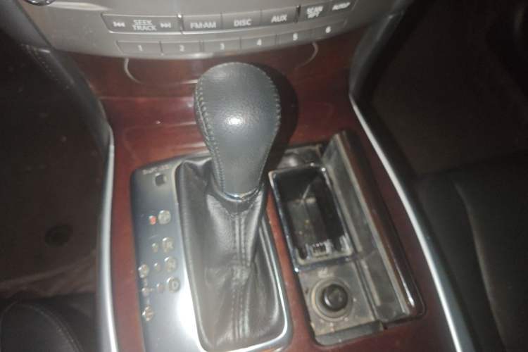 Used Infiniti Q70 2019 Q70L 2.0T Enjoyment Edition Gear Lever