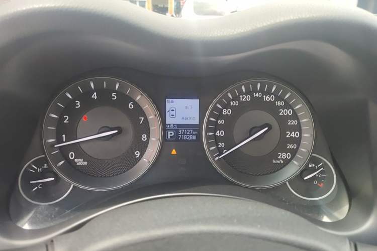 Used Infiniti Q70 2019 Q70L 2.0T Elite Plus Version Instrument Cluster