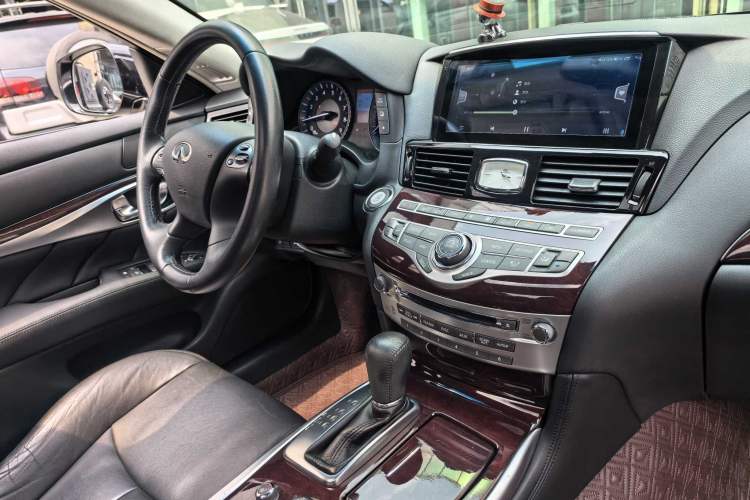 Used Infiniti Q70 2019 Q70L 2.0T Elite Plus Version Interior 3