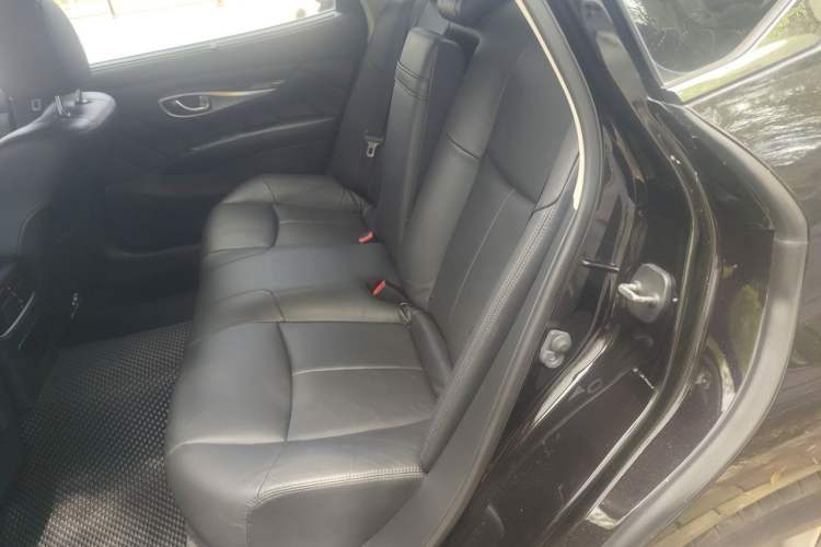 Used Infiniti Q70 2019 Q70L 2.0T Elite Plus Version Left Rear Seat