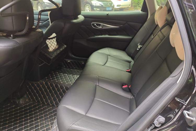 Used Infiniti Q70 2019 Q70L 2.0T Elite Plus Version Left Rear Seat