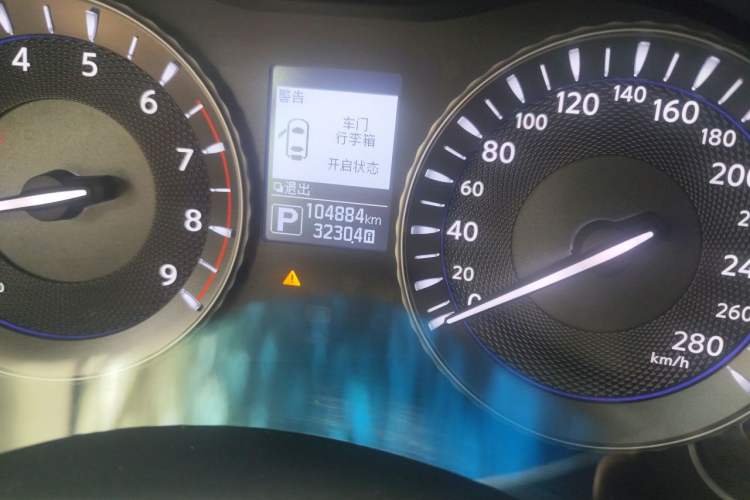 Used Infiniti Q70 2019 Q70L 2.0T Elite Plus Version Odometer Close Up