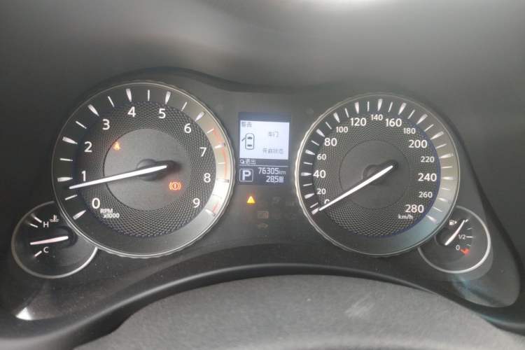 Used Infiniti Q70 2019 Q70L 2.0T Enjoyment Edition Odometer Close Up