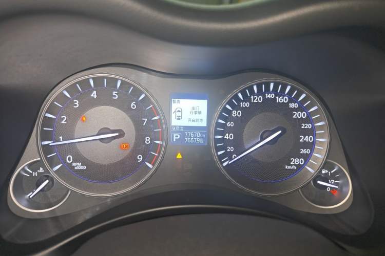 Used Infiniti Q70 2019 Q70L 2.0T Enjoyment Edition Odometer Close Up