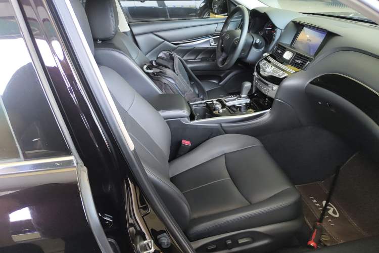 Used Infiniti Q70 2019 Q70L 2.0T Elite Edition Right Front Seat