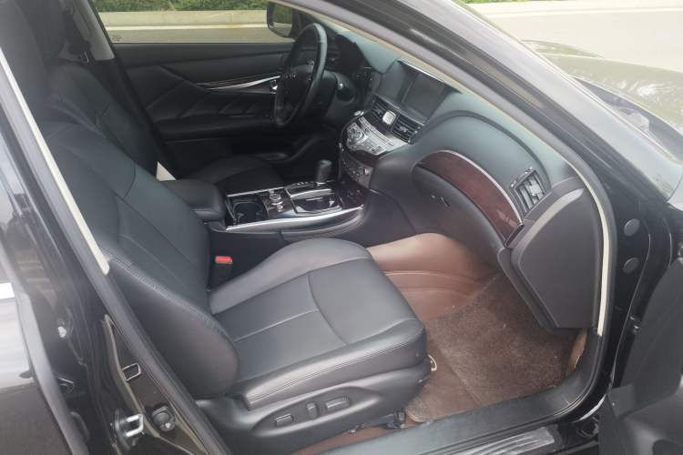 Used Infiniti Q70 2019 Q70L 2.0T Elite Plus Version Right Front Seat
