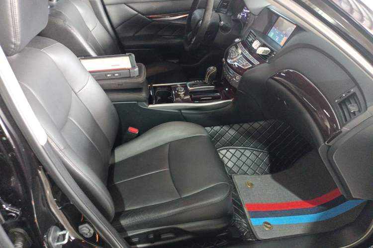 Used Infiniti Q70 2019 Q70L 2.0T Elite Plus Version Right Front Seat