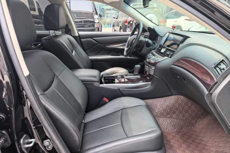 Used Infiniti Q70 2019 Q70L 2.0T Elite Plus Version Right Front Seat