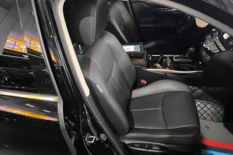 Used Infiniti Q70 2019 Q70L 2.0T Elite Plus Version Right Front Seat