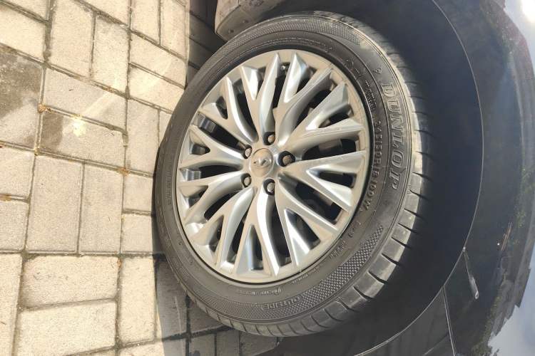 Used Infiniti Q70 2019 Q70L 2.0T Elite Plus Version Right Front Wheel Hub