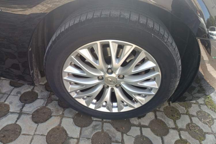 Used Infiniti Q70 2019 Q70L 2.0T Elite Plus Version Right Front Wheel Hub