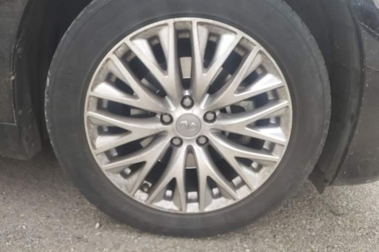 Used Infiniti Q70 2019 Q70L 2.0T Elite Plus Version Right Front Wheel Hub