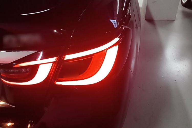 Used Infiniti Q70 2019 Q70L 2.0T Elite Plus Version Right Rear Taillight