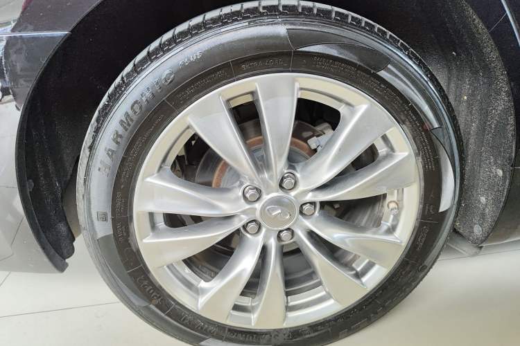 Used Infiniti Q70 2019 Q70L 2.0T Elite Edition Right Rear Wheel Hub