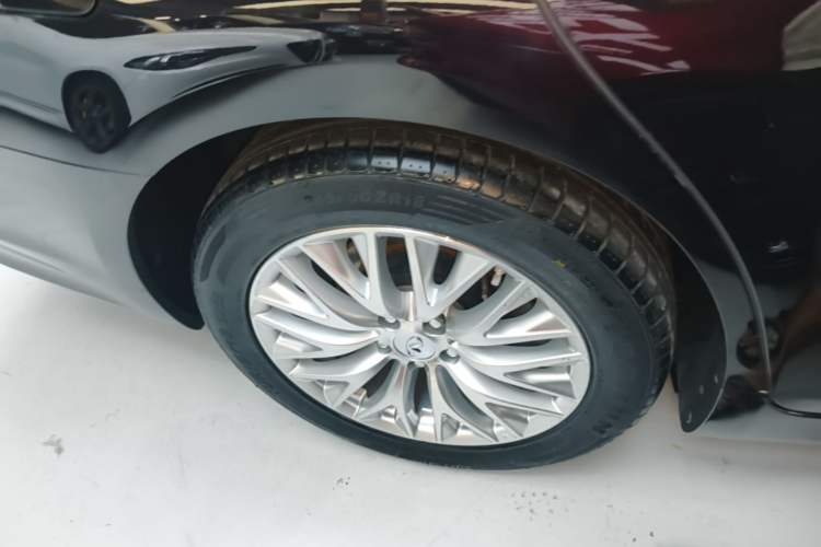 Used Infiniti Q70 2019 Q70L 2.0T Elite Plus Version Right Rear Wheel Hub