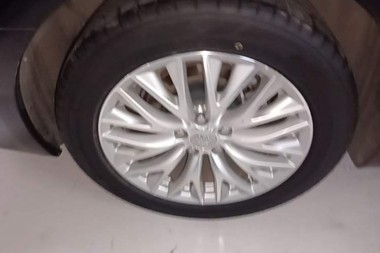 Used Infiniti Q70 2019 Q70L 2.0T Elite Plus Version Right Rear Wheel Hub