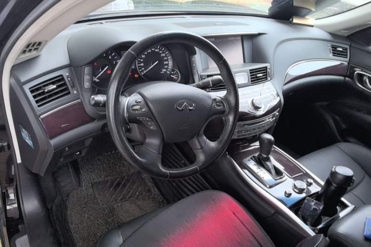 Used Infiniti Q70 2019 Q70L 2.0T Elite Plus Version Steering Wheel