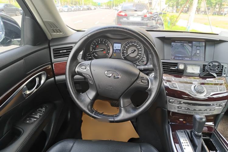 Used Infiniti Q70 2019 Q70L 2.0T Enjoyment Edition Steering Wheel