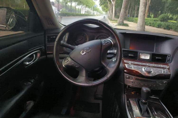 Used Infiniti Q70 2019 Q70L 2.0T Elite Plus Version Steering Wheel
