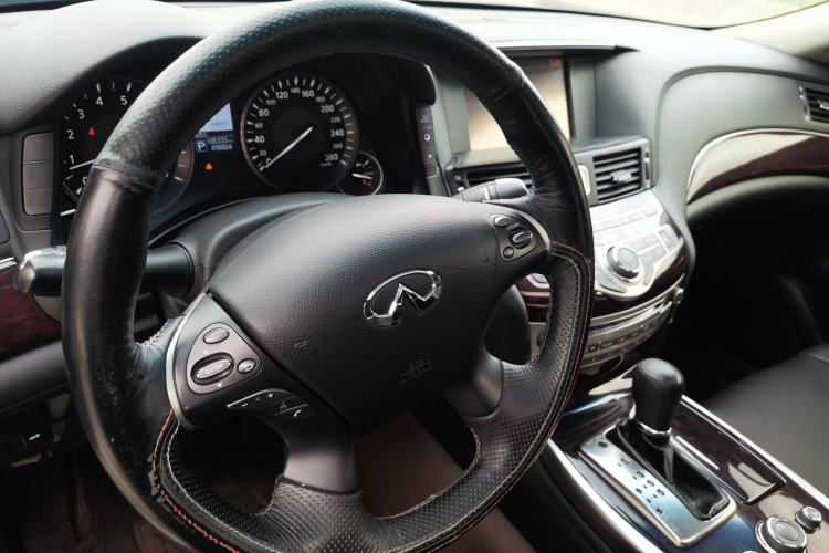 Used Infiniti Q70 2019 Q70L 2.0T Elite Plus Version Steering Wheel
