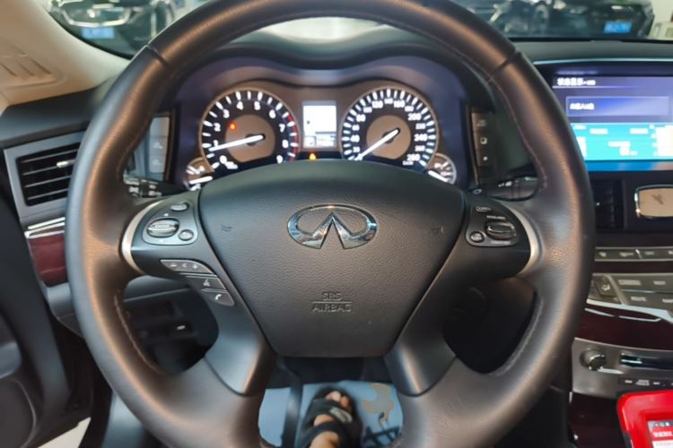 Used Infiniti Q70 2019 Q70L 2.0T Elite Plus Version Steering Wheel