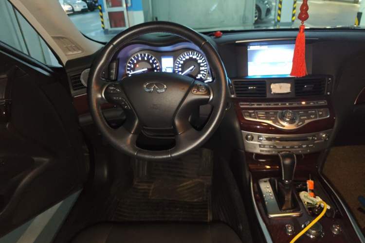 Used Infiniti Q70 2019 Q70L 2.0T Enjoyment Edition Steering Wheel