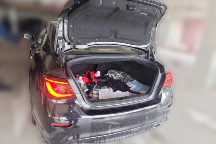 Used Infiniti Q70 2019 Q70L 2.0T Elite Plus Version Trunk