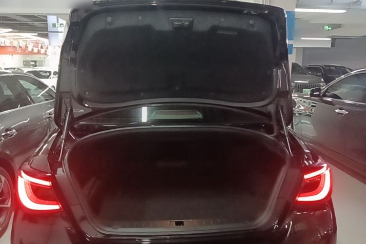 Used Infiniti Q70 2019 Q70L 2.0T Elite Plus Version Trunk