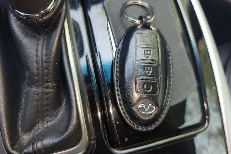 Used Infiniti Q70 2019 Q70L 2.0T Elite Edition Vehicle Key