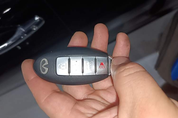 Used Infiniti Q70 2019 Q70L 2.0T Elite Plus Version Vehicle Key