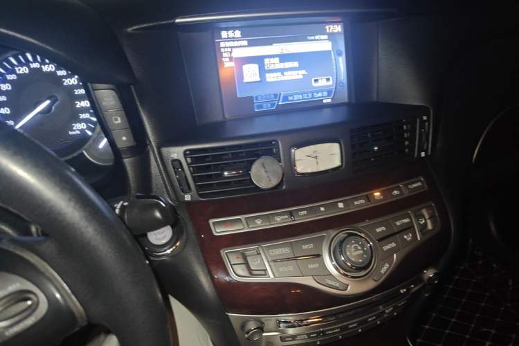 Used Infiniti Q70 2019 Q70L 2.0T Elite Plus Version Audio And AC Panel