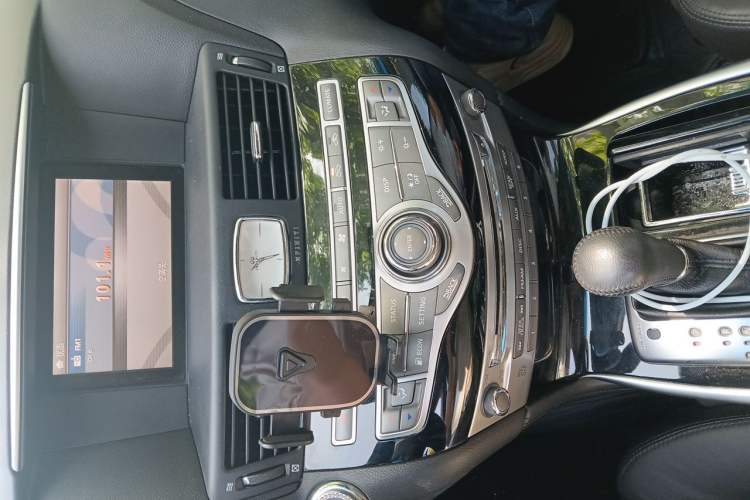 Used Infiniti Q70 2019 Q70L 2.0T Elite Edition Audio And AC Panel