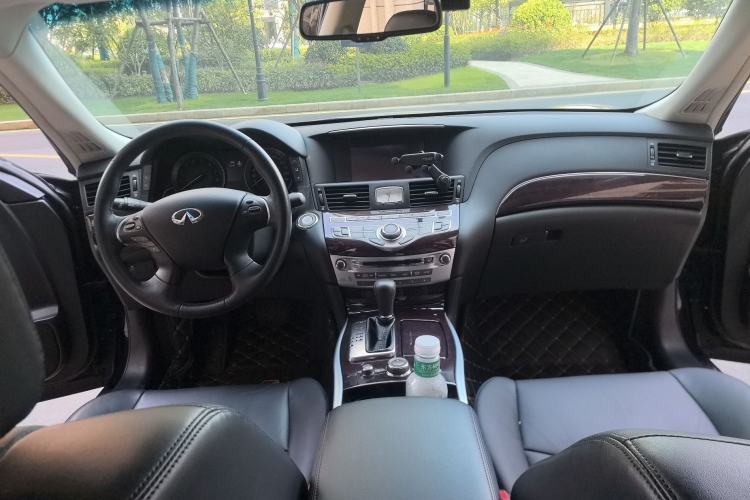 Used Infiniti Q70 2019 Q70L 2.0T Enjoyment Edition Center Console