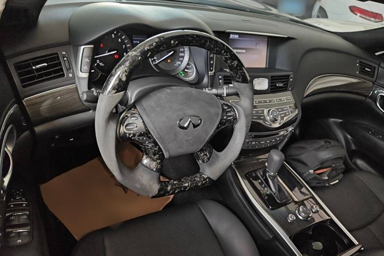 Used Infiniti Q70 2019 Q70L 2.0T Elite Plus Version Center Console
