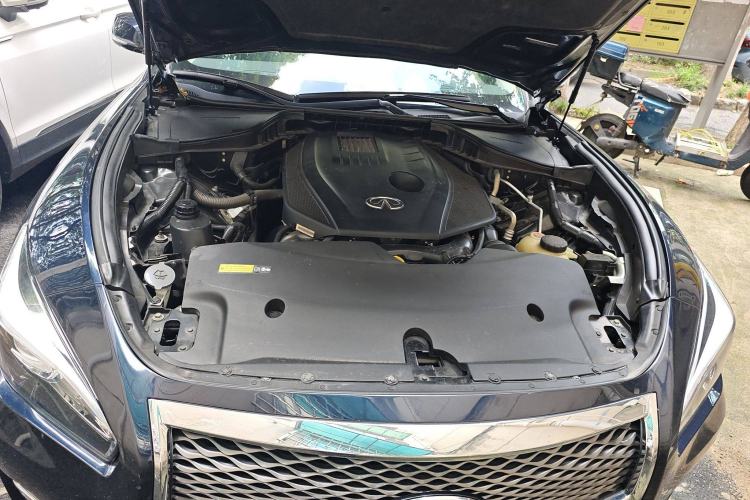 Used Infiniti Q70 2019 Q70L 2.0T Elite Plus Version Engine Bay