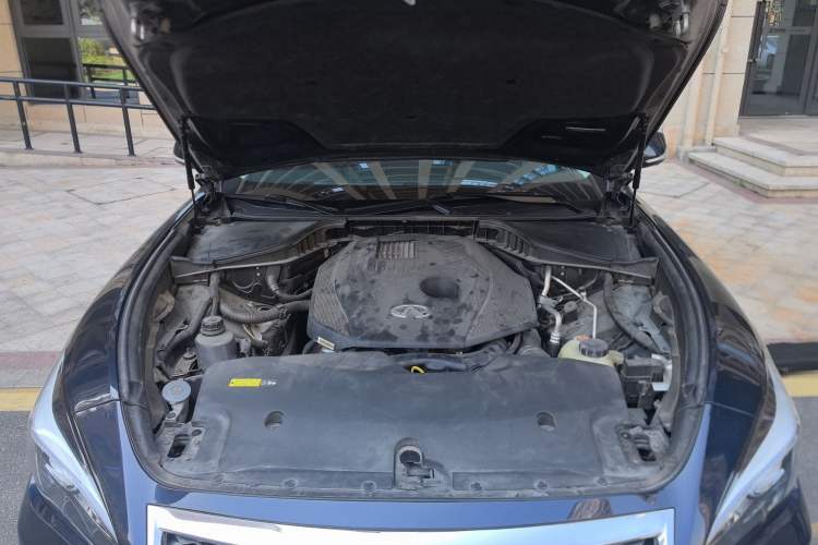 Used Infiniti Q70 2019 Q70L 2.0T Enjoyment Edition Engine Bay