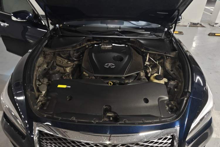 Used Infiniti Q70 2019 Q70L 2.0T Elite Edition Engine Bay