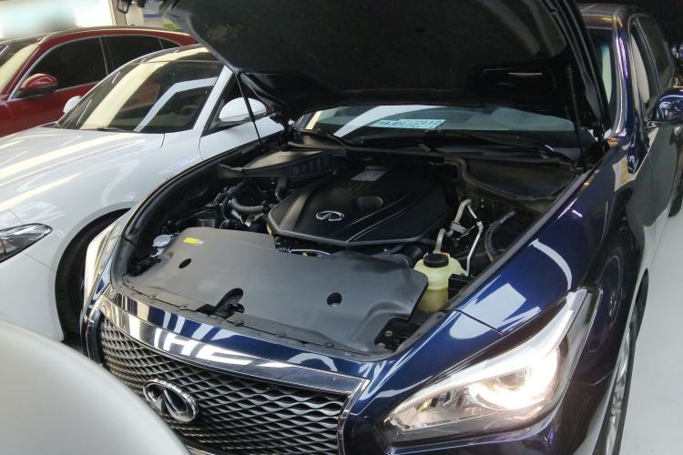 Used Infiniti Q70 2019 Q70L 2.0T Elite Edition Engine Bay