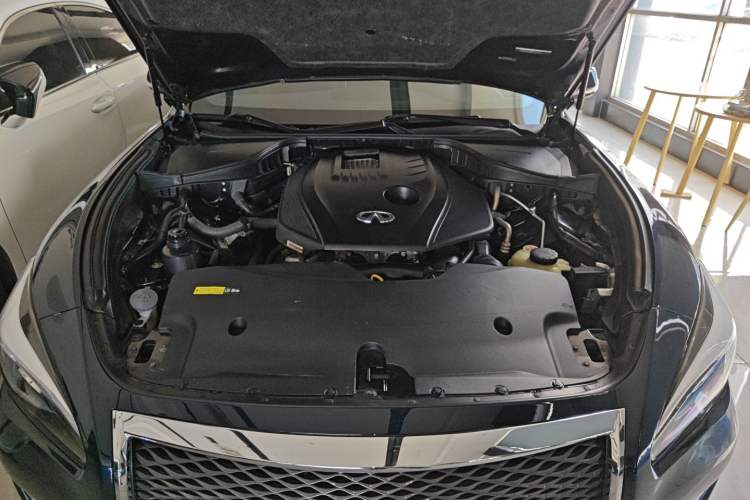 Used Infiniti Q70 2019 Q70L 2.0T Elite Plus Version Engine Bay