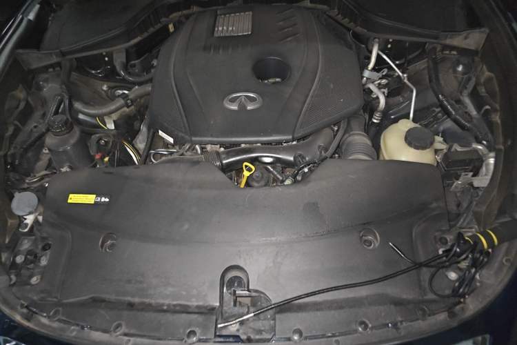 Used Infiniti Q70 2019 Q70L 2.0T Elite Plus Version Engine Bay