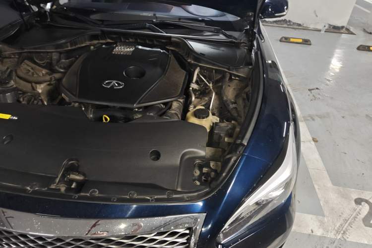 Used Infiniti Q70 2019 Q70L 2.0T Elite Edition Engine Bay Left