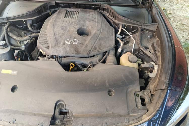 Used Infiniti Q70 2019 Q70L 2.0T Elite Plus Version Engine Bay Left