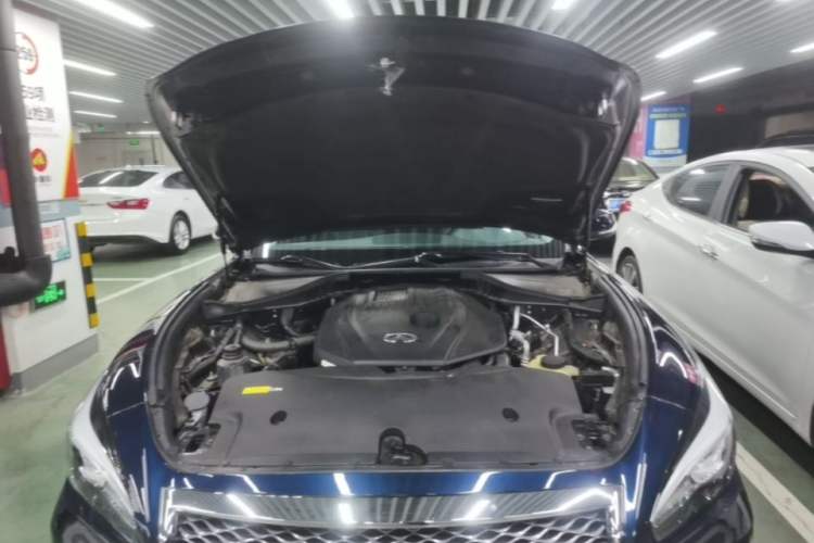 Used Infiniti Q70 2019 Q70L 2.0T Elite Plus Version Engine Bay