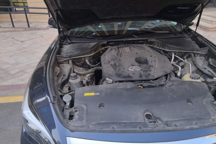 Used Infiniti Q70 2019 Q70L 2.0T Enjoyment Edition Engine Bay Right