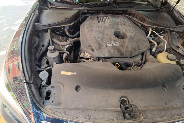 Used Infiniti Q70 2019 Q70L 2.0T Elite Plus Version Engine Bay Right