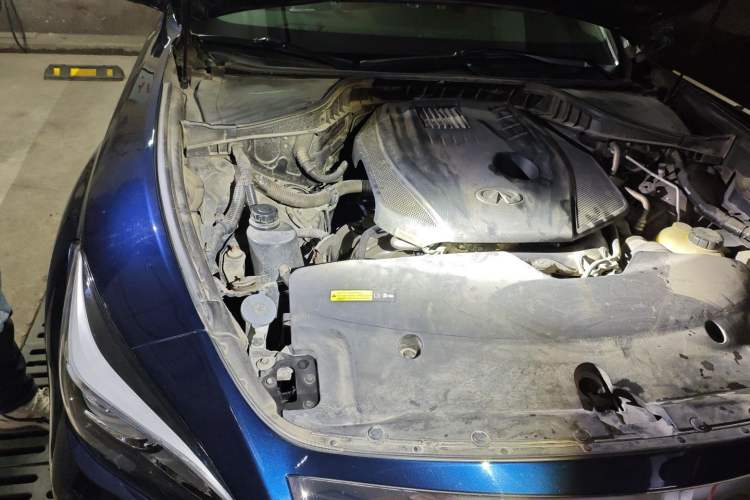 Used Infiniti Q70 2019 Q70L 2.0T Elite Plus Version Engine Bay Right